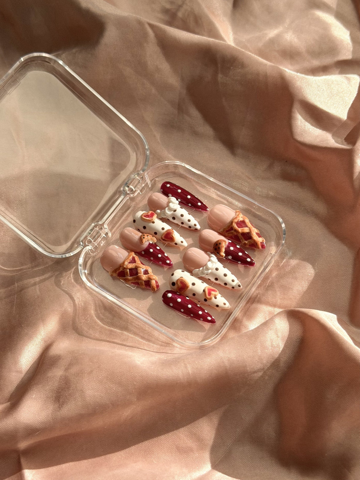 Press on Nails - Polka Dot Pie